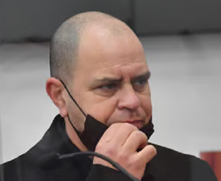 ניר שוורץ תפר לניר חפץ את קרן סידקובסקי