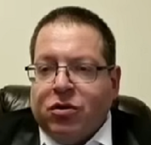 אייל בסרגליק רומי קנבל העלילה שהוא מסוכן לתינוקת שלו