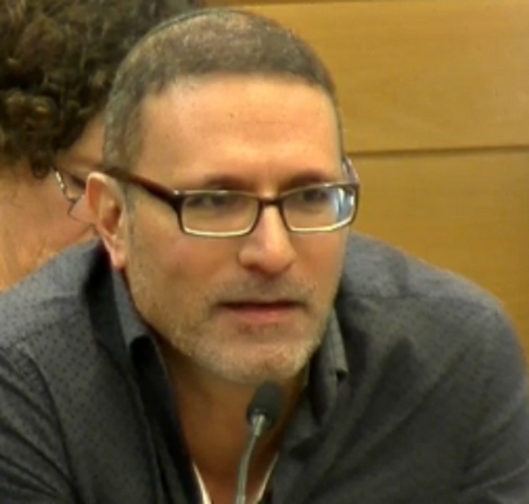 דותן ניומן אבא גרוש נלחם בבהמת המגדר של ישראל