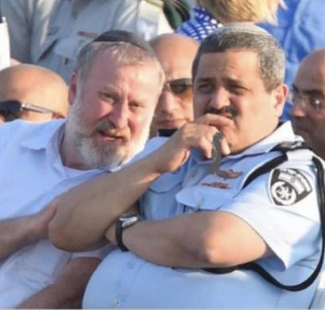 תופרים את ביבי רוני אלשייך ואביחי מנדלבליט