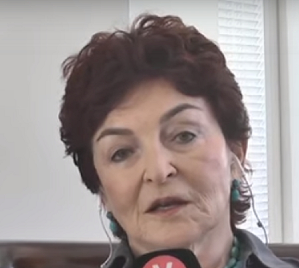 סביונה רוטלוי הזונה הפולניה שכל מה שמענין אותה זה מימון הכוס והמנוש