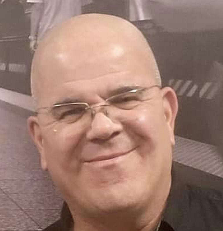 יניב בוחניק רואה חשבון שעושה חישובים שדופקים גברים