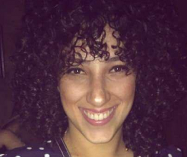 ראות מוראלי שוטרת מחפשת מהמרים באינטרנט למיגור גחמותיה