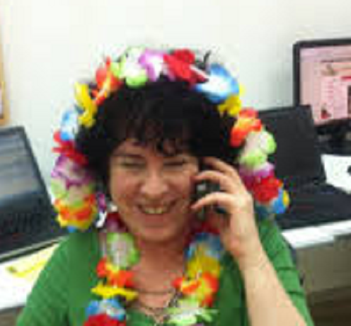 אסנת עופר התלוננה שנתן זהבי דחף לה אצבע בכוס ולא קיבל את כל השטרונגול