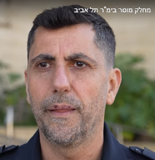 דוד חיימוב מפלג מוסר מתחרמן מריח תחתונים עם מיץ כוס של זונות
