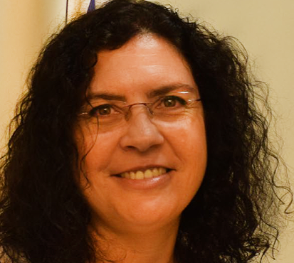 עדי קומרינר פלד פרקליטה פמיניסטית מעצימה כוס ומנוש