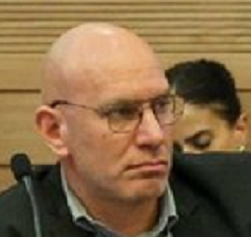 ברק לייזר הפעיל את לורי שם טוב בעסקאות ברטר