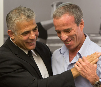 אהבה קוקסינלית אלעזר שטרן ויאיר לפיד
