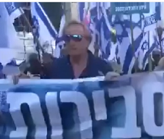 אליעד שרגא בחיפה מפריע למשטרה לעשות עבודתה