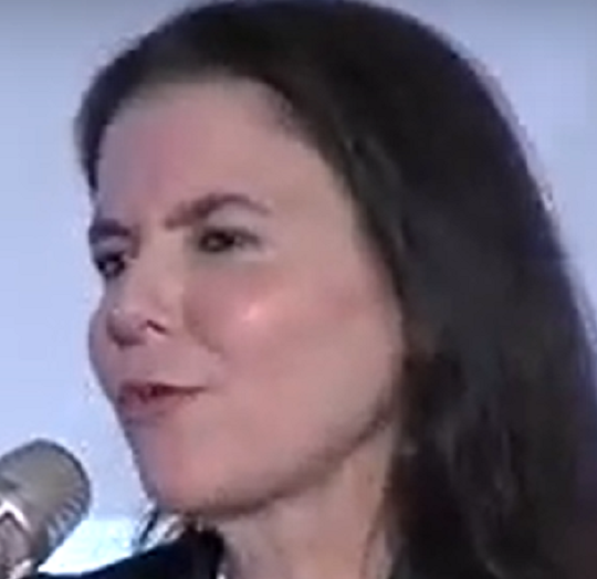 עופרה שטראוס זנזונת עושק צרכנים בעד החונטה השמאלנית שתומכת במונופולים וקרטלים