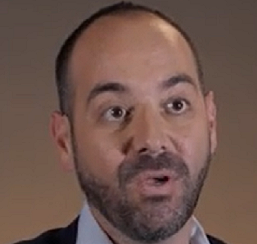 דין לבנה הפודל של דינה זילבר בעד שידורי אל ג'זירה