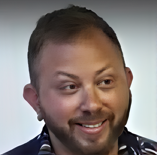 עומר אלעד עובדת סוציאלית טראנסית שנולדה אישה מפחדת מהדיקטטורה