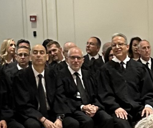 אסופת שופטי זבל חדשים שיריב לוין בא לטקס השבעתם