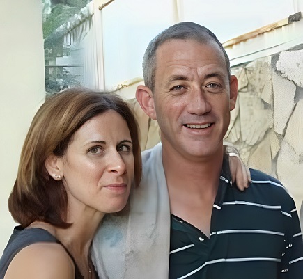 בני גנץ ואשתו הלוחמת הגדולה לזכויות פלסטין
