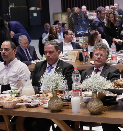 יצחק עמית ועמית בכר בטקס איפטאר עשיר ומשביע 2025