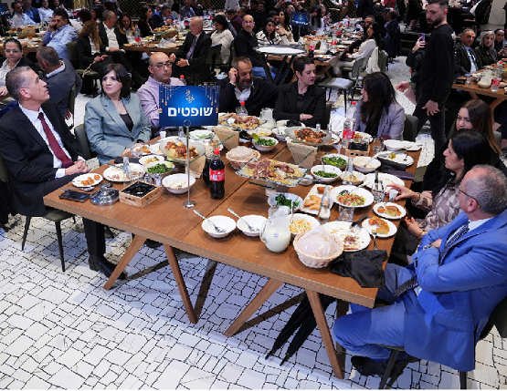 שולחן השופטים הערבושים שתמי אולמן הזמינה לאיפטאר 2025