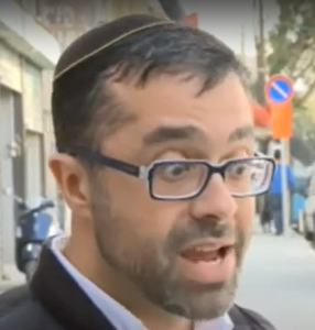 אריאל ממן התחת שלו לא רגוע עד שנכנסת בננה של נוחבה