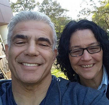 רונית ארנפרוינד עם הזנזון אהוב ליבה יאיר לפיד