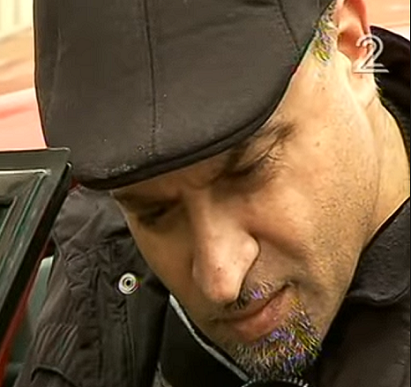 חוסאם אבו אחמד נותן אגרופים לקשישות בבית אבות נאות כיפת הזהב