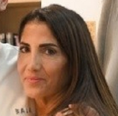 חלי דרעי ממן סייעת גן מזור עם חדר חושך לכליאת ילדים