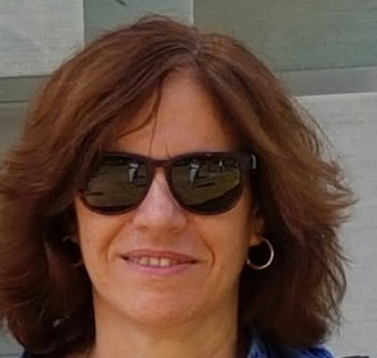 נאוה פינצ'וק אלכסנדר מרמה את המזכירות ולא משלמת אגרה