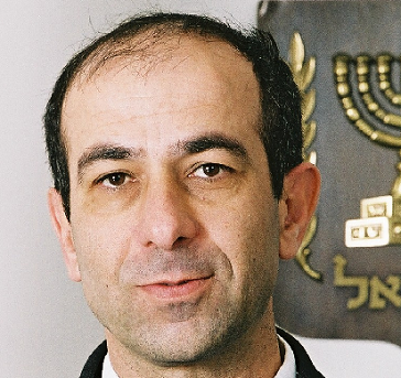 יונתן אברהם שונא דתיים שונא מילואימניקים ושונא את צהל