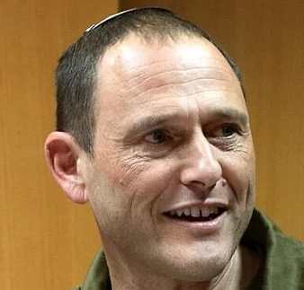 איתי אופיר פצר זבל מאותו חומר של יפעת תומר ירושלמי