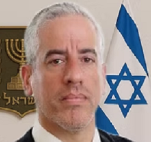 יחיאל נויזץ סוגר לנשים תיקים בהוצלפ