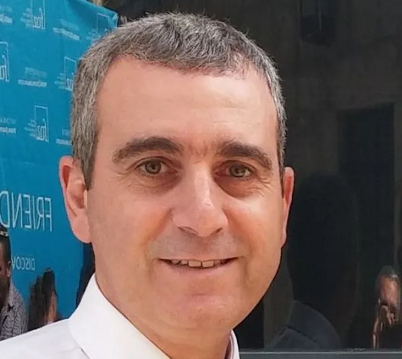 יגאל דנינו קרע ליוספה ברק את הרקטום