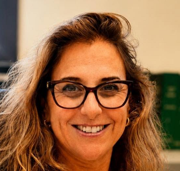 יעל ויסהוף מוכרת את הלקוחות בסנגוריה