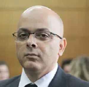 מאור אבן חן כתב ספר על שוחד בעודו מעמיד לדין על שוחד